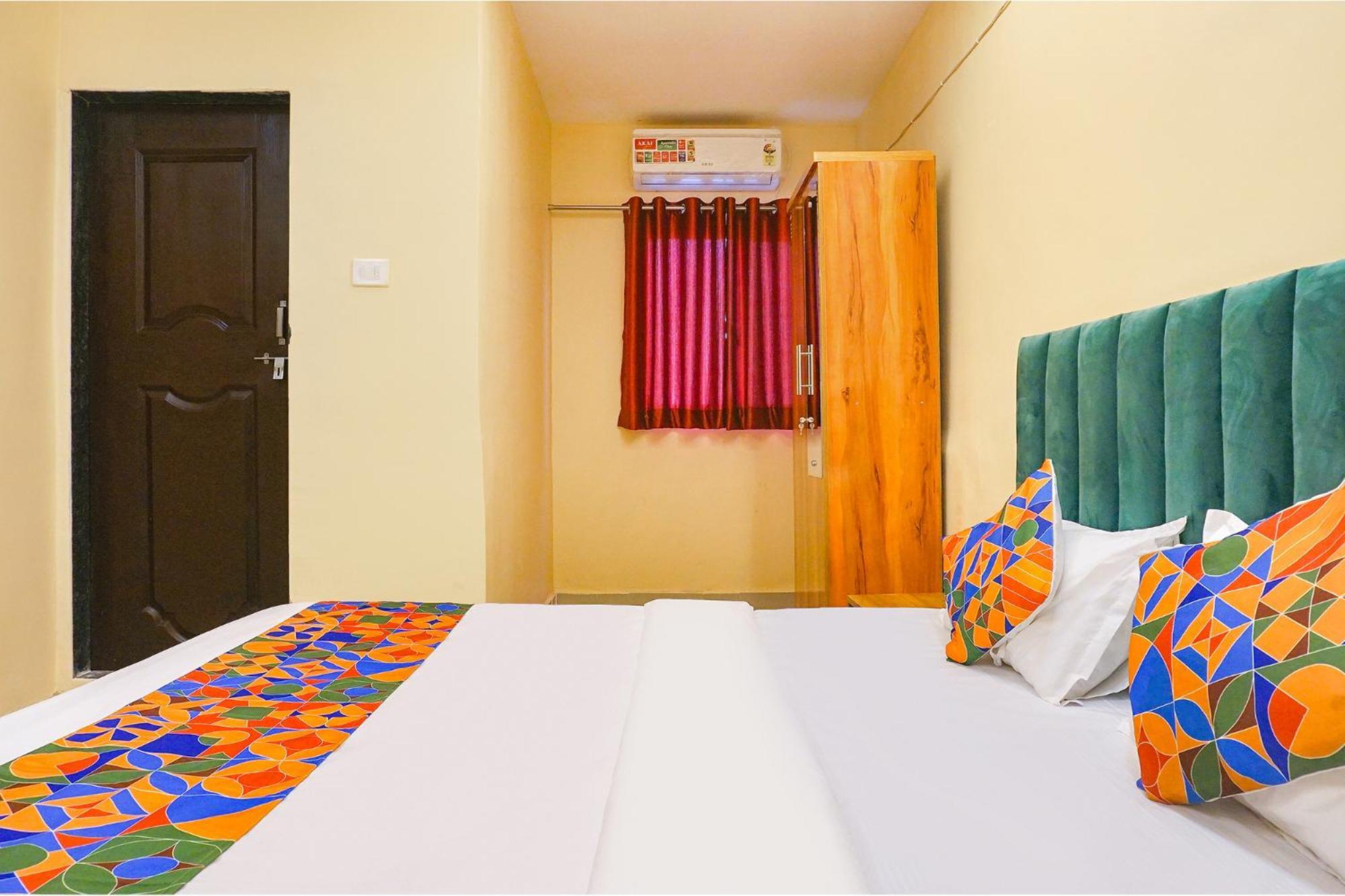 Fabhotel Falcon Inn -Behind The Dmart Baner Pune Exteriör bild