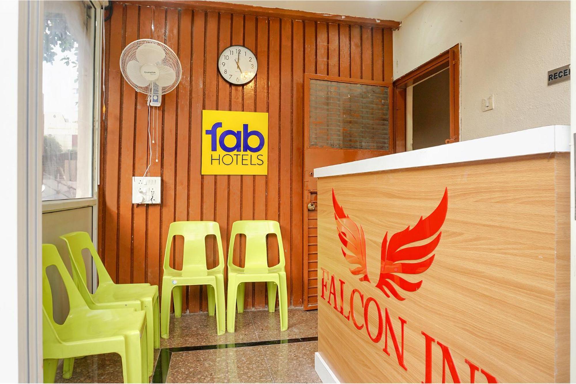 Fabhotel Falcon Inn -Behind The Dmart Baner Pune Exteriör bild