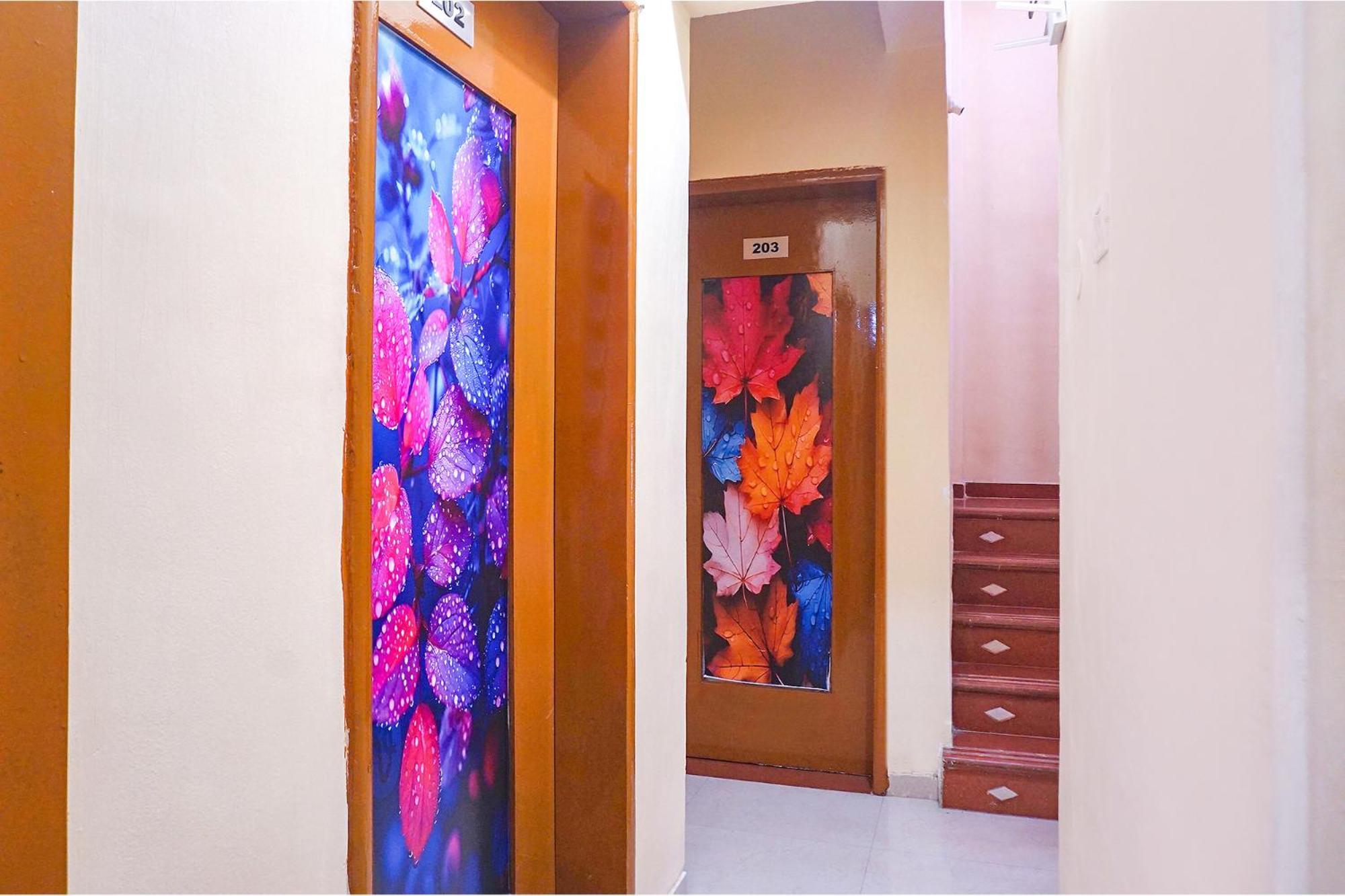 Fabhotel Falcon Inn -Behind The Dmart Baner Pune Exteriör bild