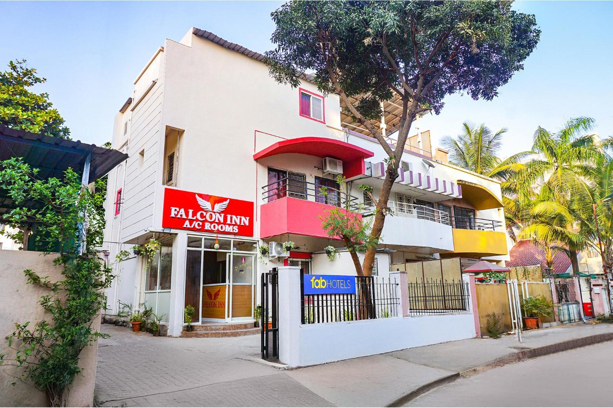Fabhotel Falcon Inn -Behind The Dmart Baner Pune Exteriör bild